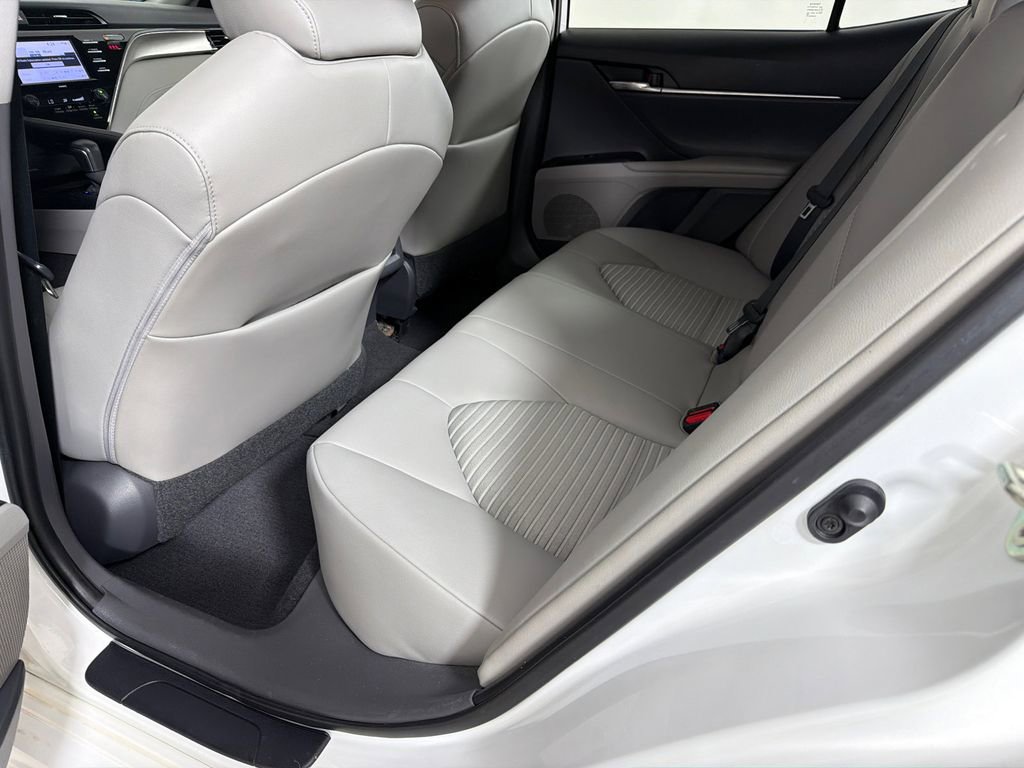 Used 2020 Toyota Camry SE FWD image 20