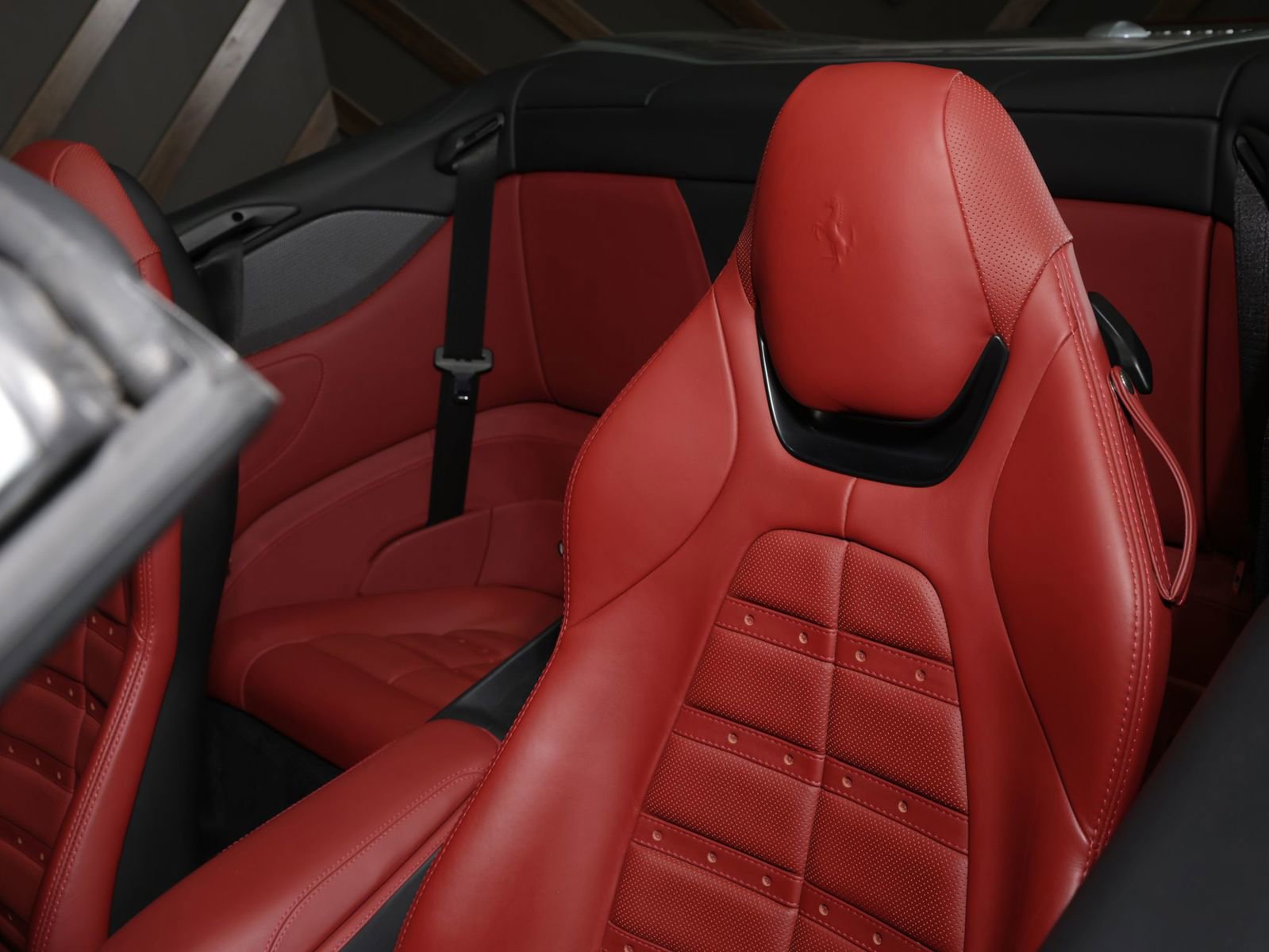 Used 2019 Ferrari Portofino image 44