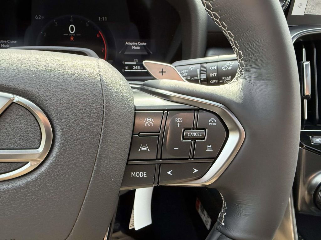 New 2025 Lexus LX 600 4WD w/ Luxury Package image 17