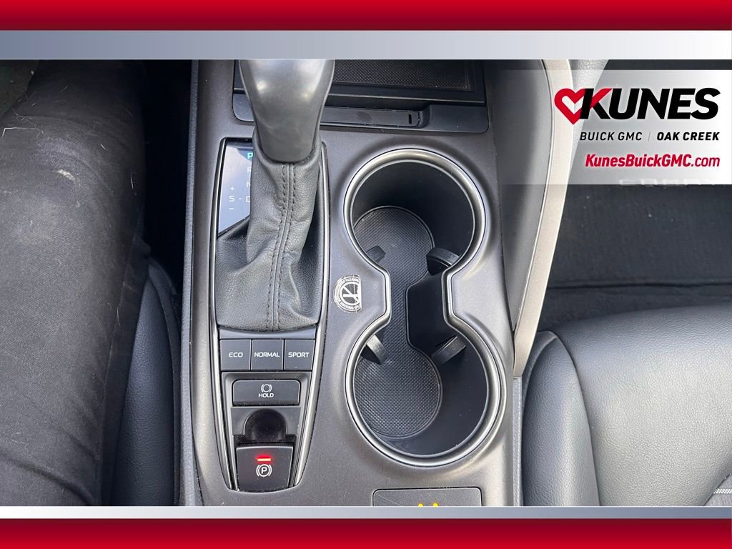 Used 2024 Toyota Camry SE image 22