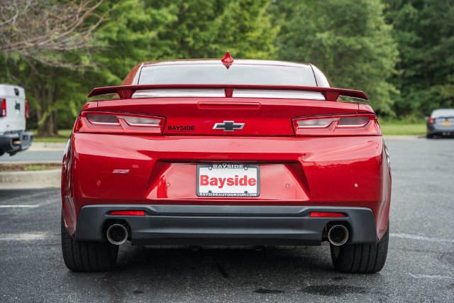 Used 2018 Chevrolet Camaro SS RWD image 7