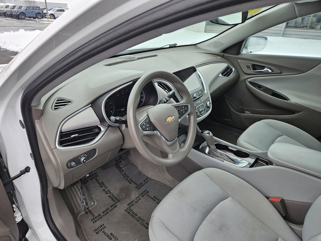 Used 2020 Chevrolet Malibu LS image 16