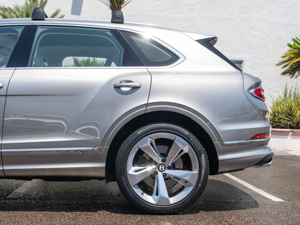 New 2026 Bentley Bentayga AWD/4WD image 31