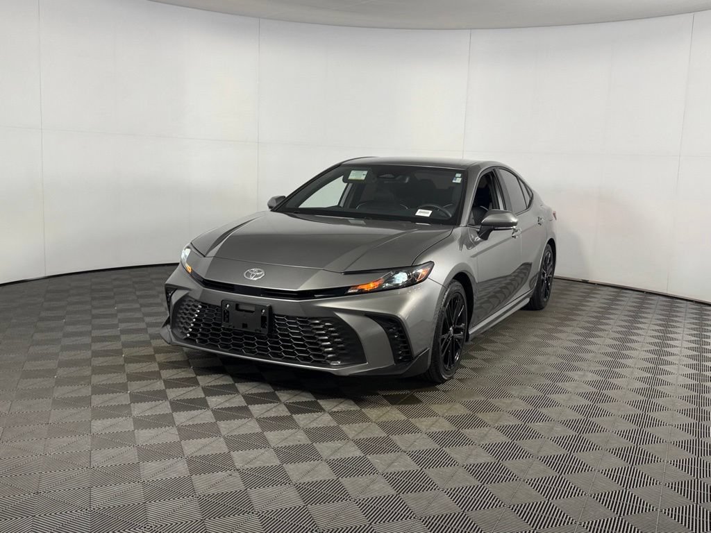 Used 2025 Toyota Camry SE w/ Convenience Package FWD image 4