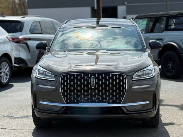 Used 2025 Lincoln Corsair Grand Touring w/ Towing Package AWD/4WD image 37