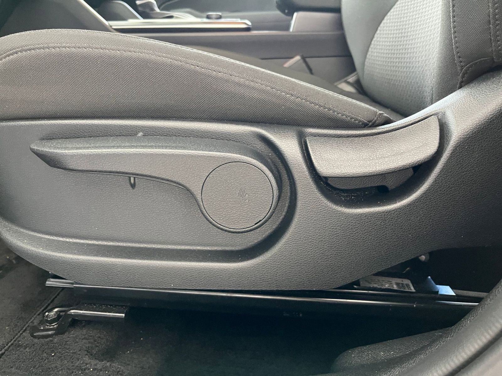 Used 2025 Kia Sportage LX image 33