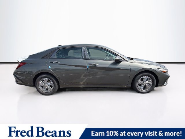 New 2026 Hyundai Elantra SE FWD image 10
