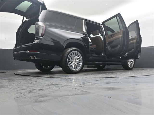 Used 2025 Chevrolet Suburban High Country w/ LPO, Illumination Package image 58