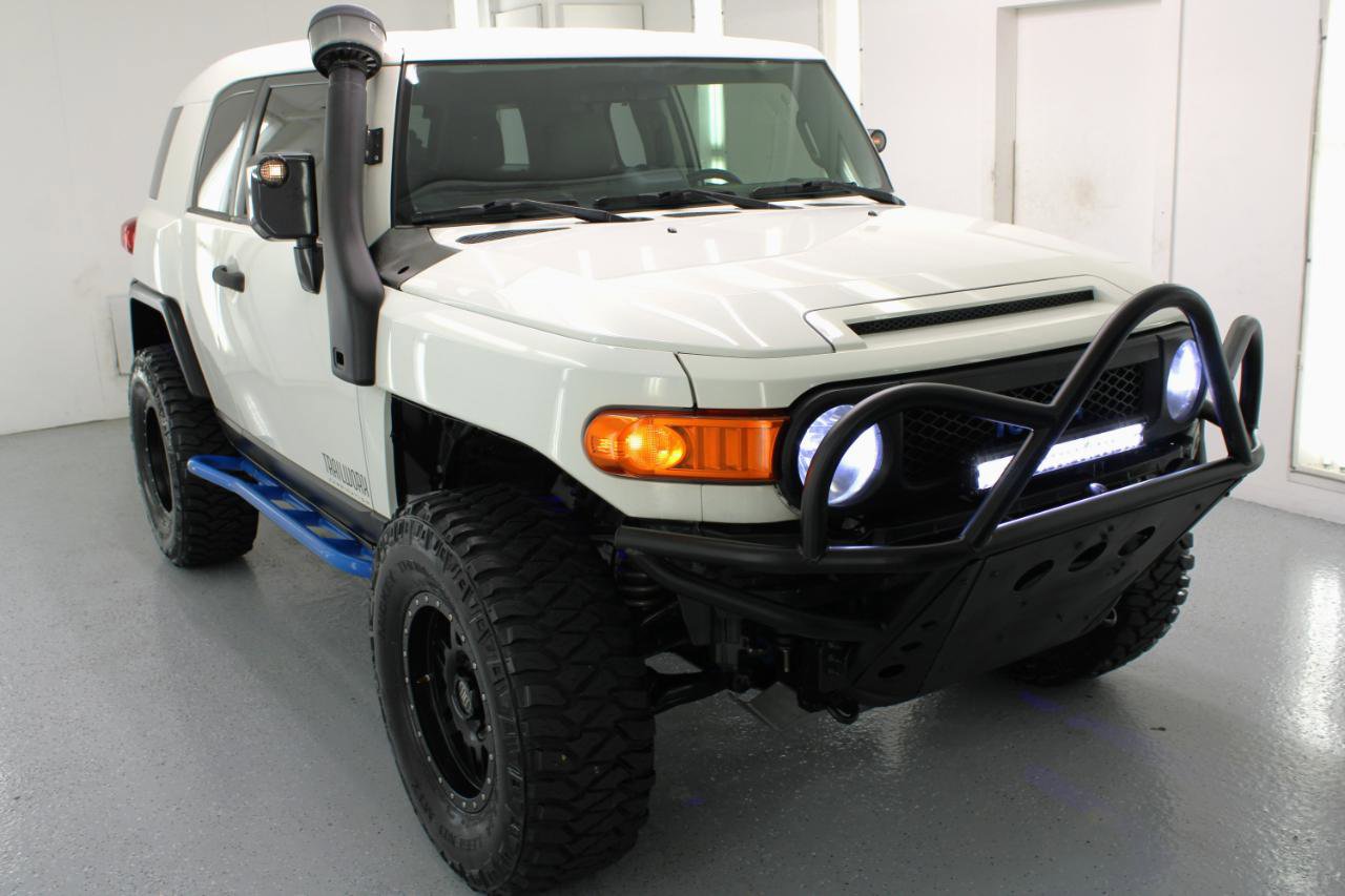 Used 2014 Toyota FJ Cruiser 4WD w/ Upgrade Package image 12