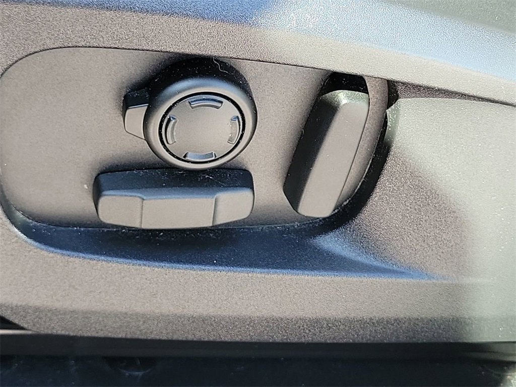 Certified 2023 Land Rover Defender 110 V8 image 26