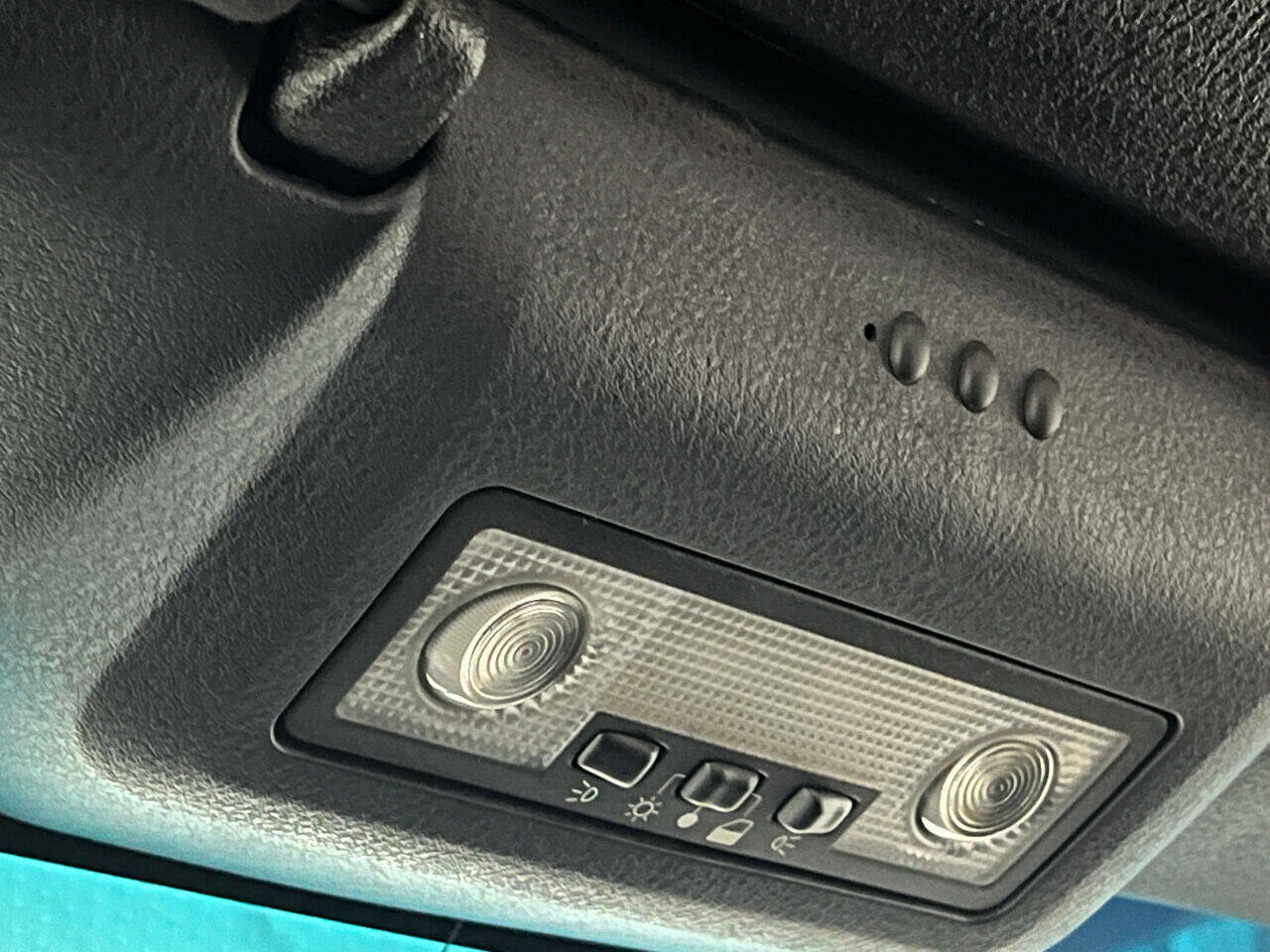 Used 2005 Ford Thunderbird Deluxe image 74