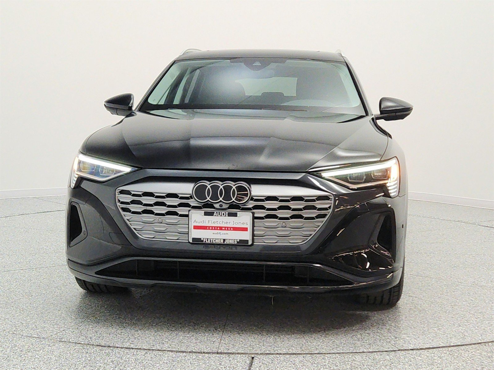 Used 2024 Audi Q8 e-tron Premium Plus w/ Premium Plus Package AWD/4WD image 2