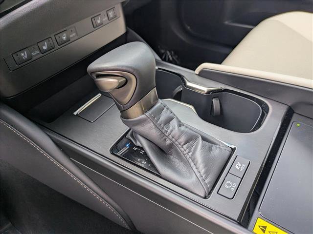 Used 2025 Lexus ES 300h w/ Premium Package image 11