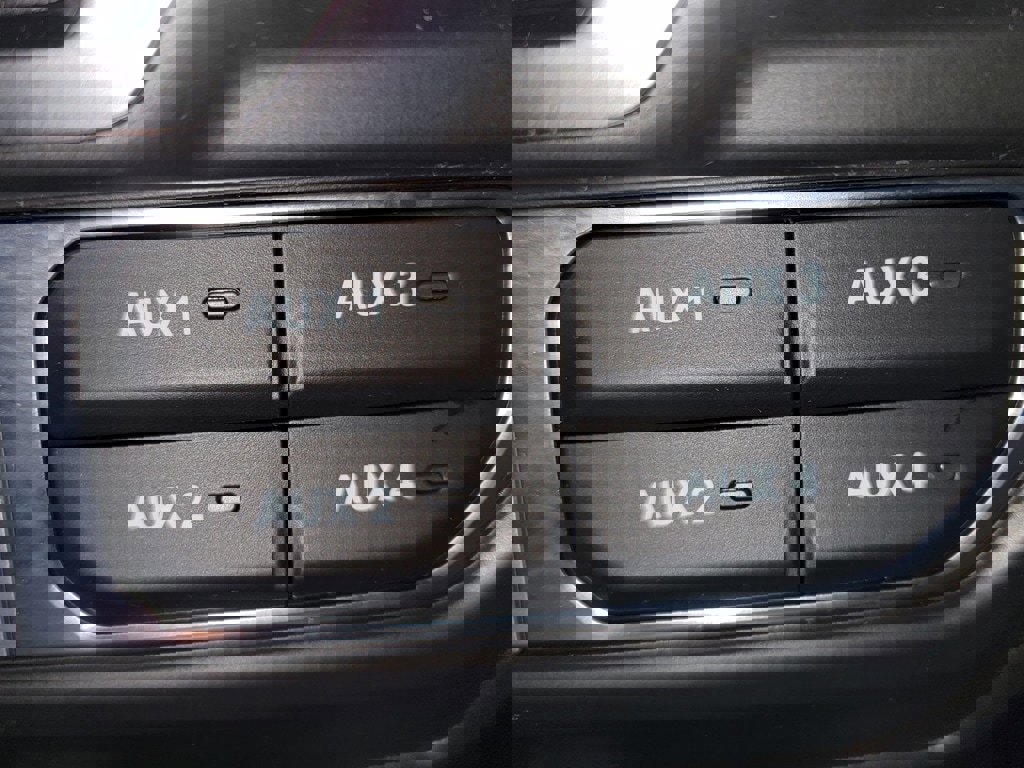 Used 2024 Jeep Wrangler Rubicon w/ Convenience Group AWD/4WD image 24