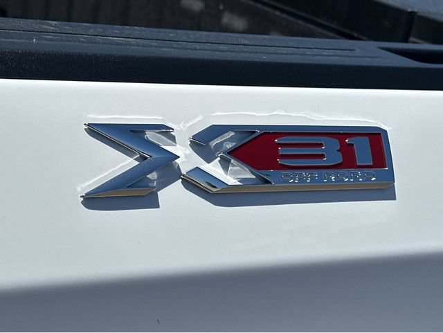 New 2026 GMC Sierra 1500 SLT w/ SLT Premium Plus Package AWD/4WD image 4