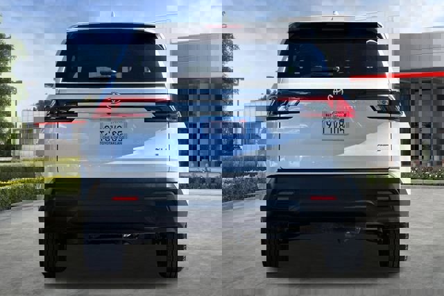 Certified 2025 Toyota Grand Highlander FWD image 6