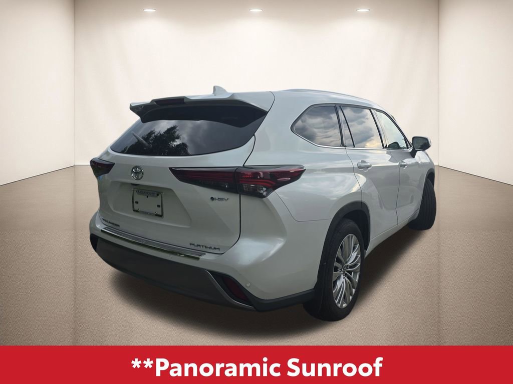 Used 2025 Toyota Highlander Platinum AWD/4WD image 4