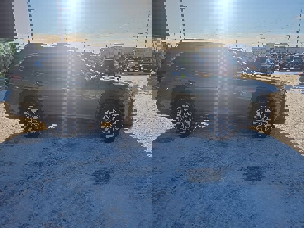 Used 2023 Subaru Outback Touring w/ Popular Package #2 image 4