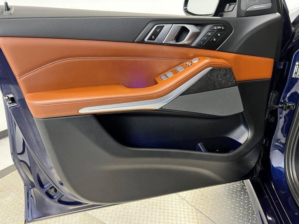 Used 2023 BMW X7 M60i w/ Executive Package image 36