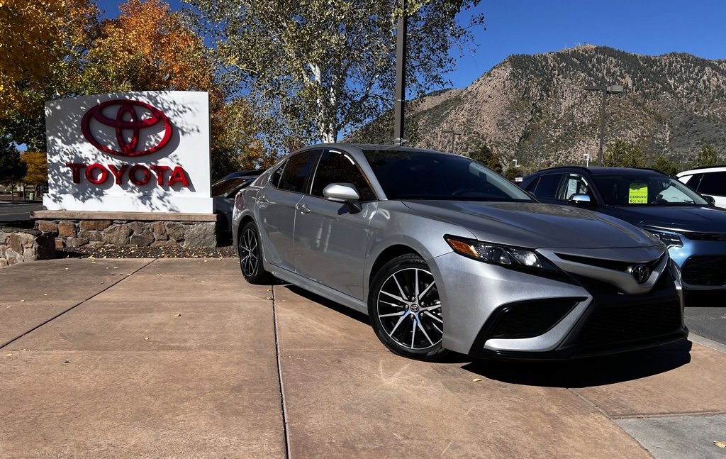 Used 2023 Toyota Camry SE