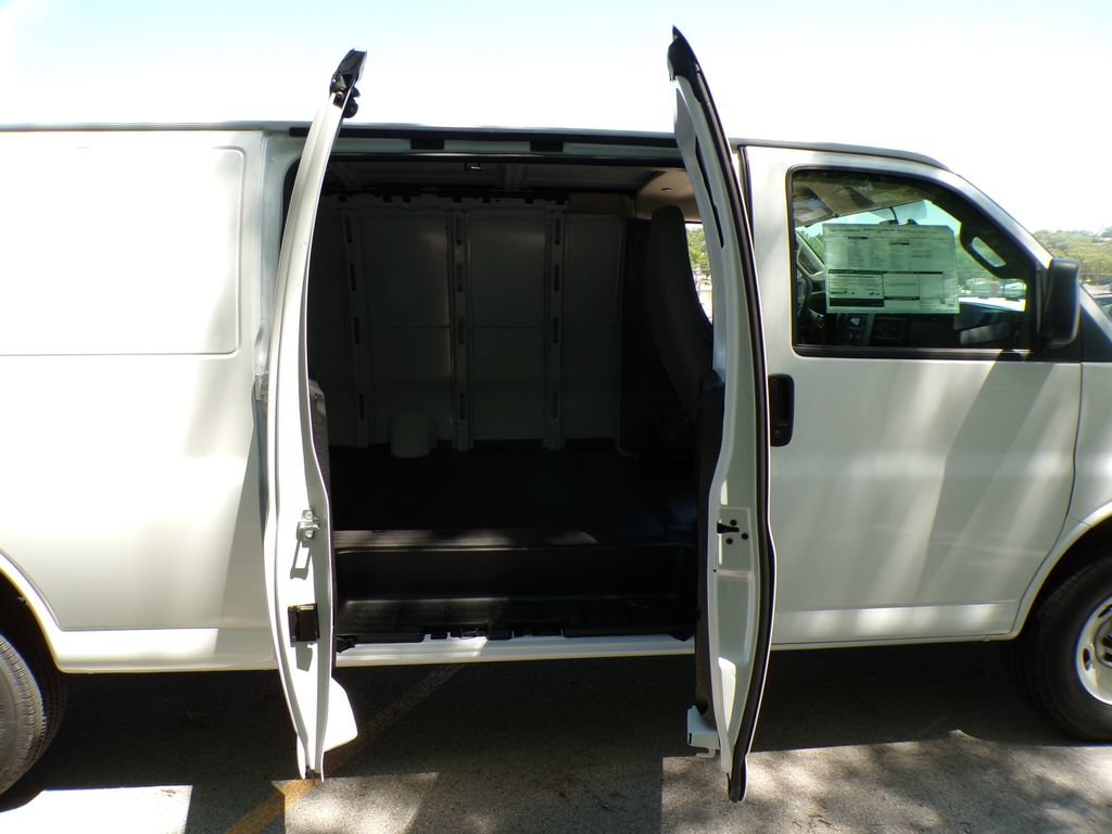 New 2026 Chevrolet Express 2500 Extended w/ Driver Convenience Package RWD image 18