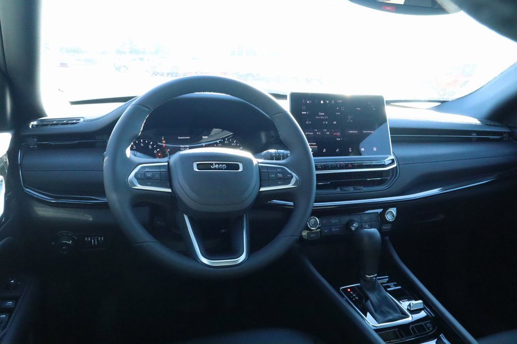 New 2026 Jeep Compass Latitude image 2