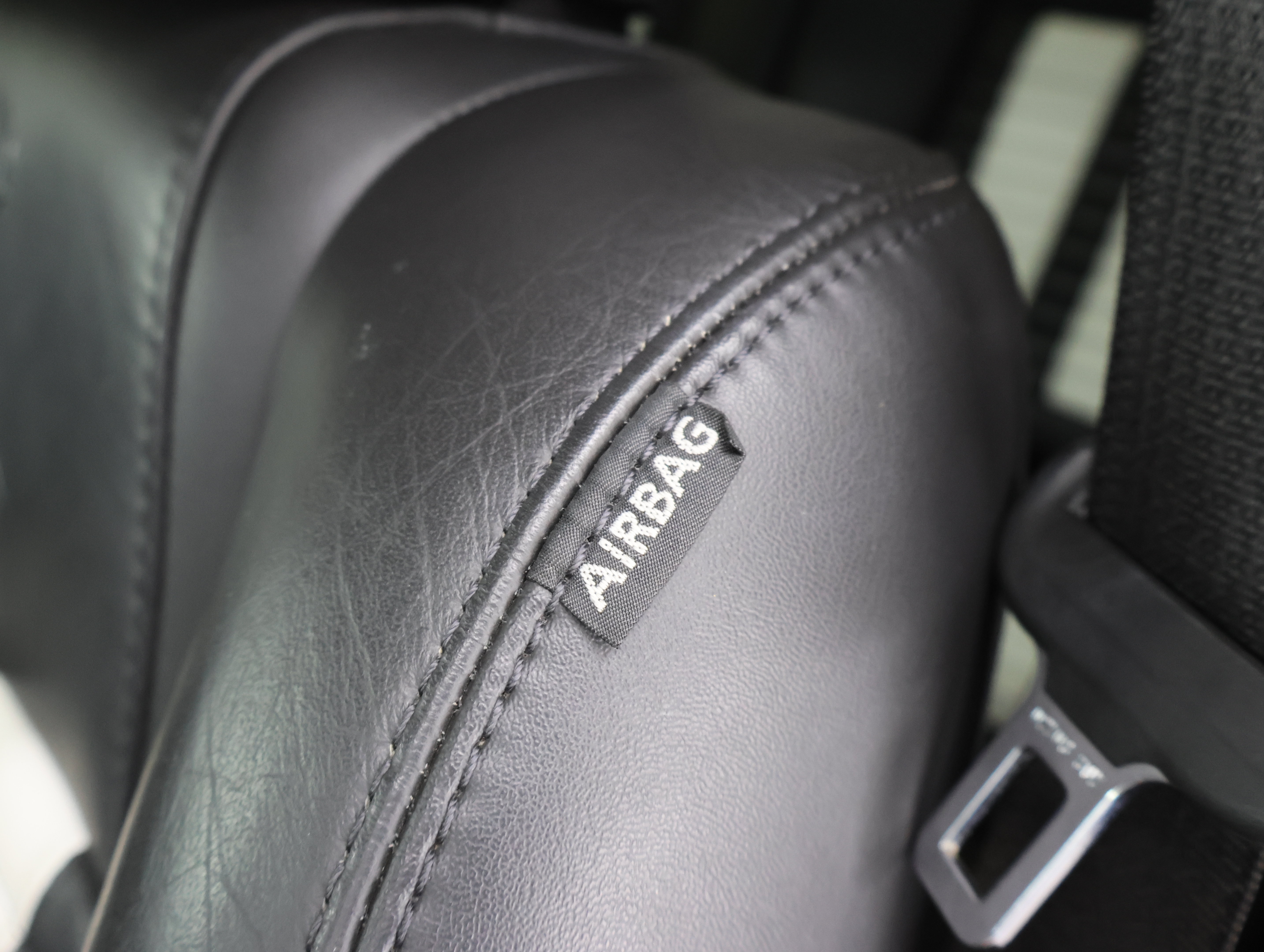 Used 2011 Ford Mustang Shelby GT500 RWD image 36