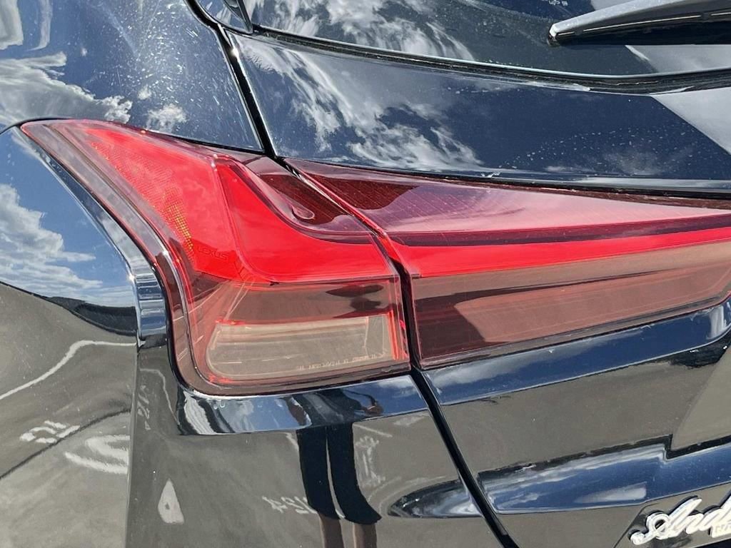 Used 2019 Lexus UX 200 w/ Premium Package image 10