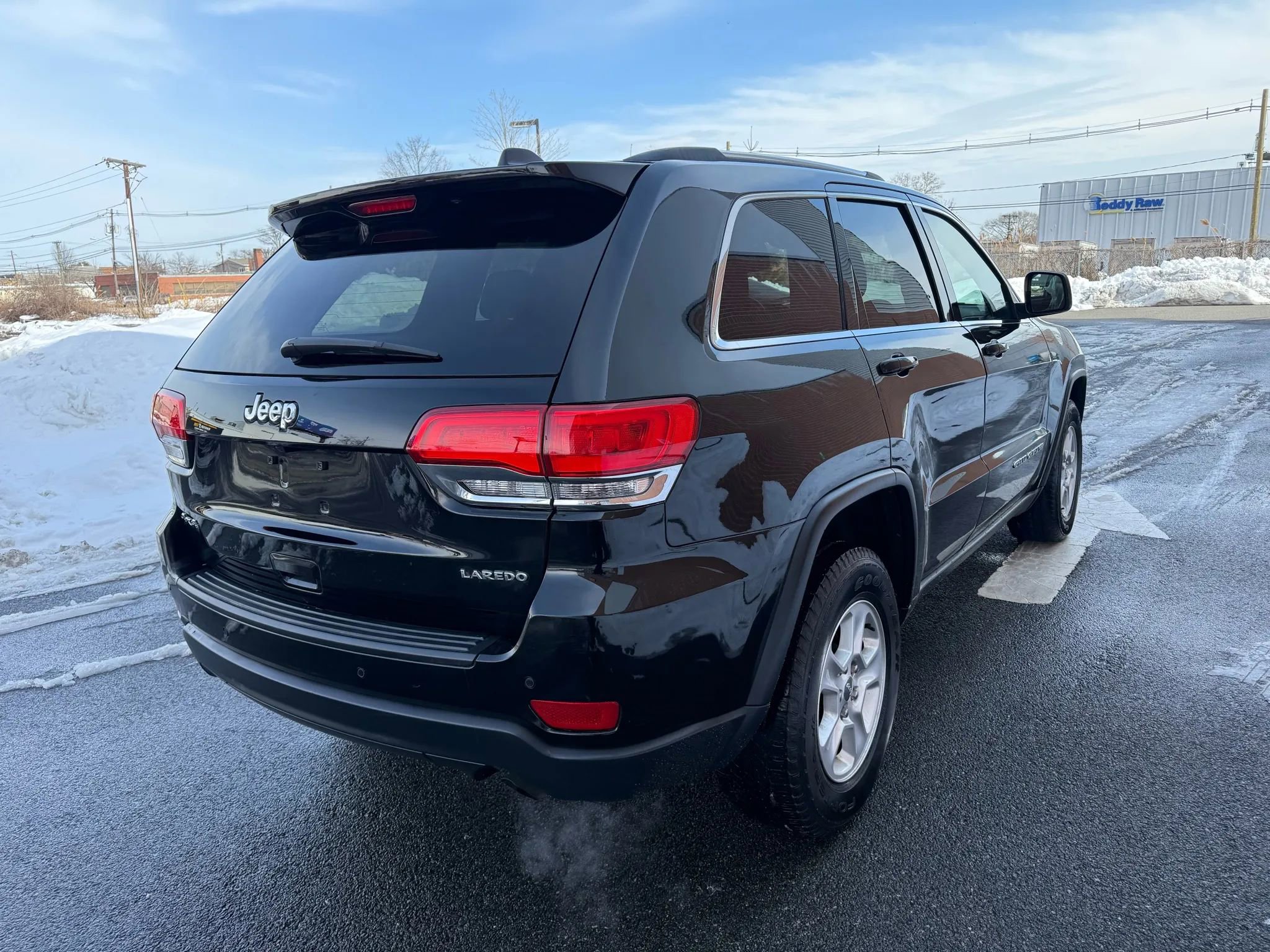 Used 2017 Jeep Grand Cherokee Laredo w/ Quick Order Package 23E image 9