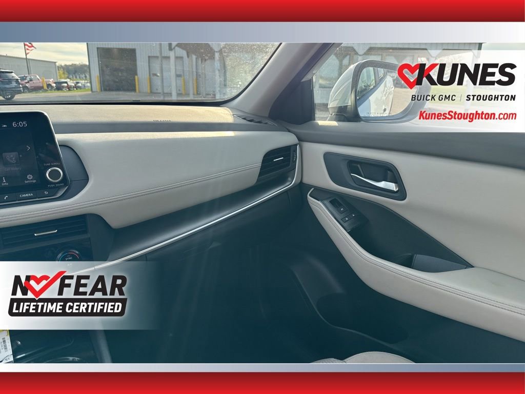 Used 2025 Nissan Rogue SV image 45