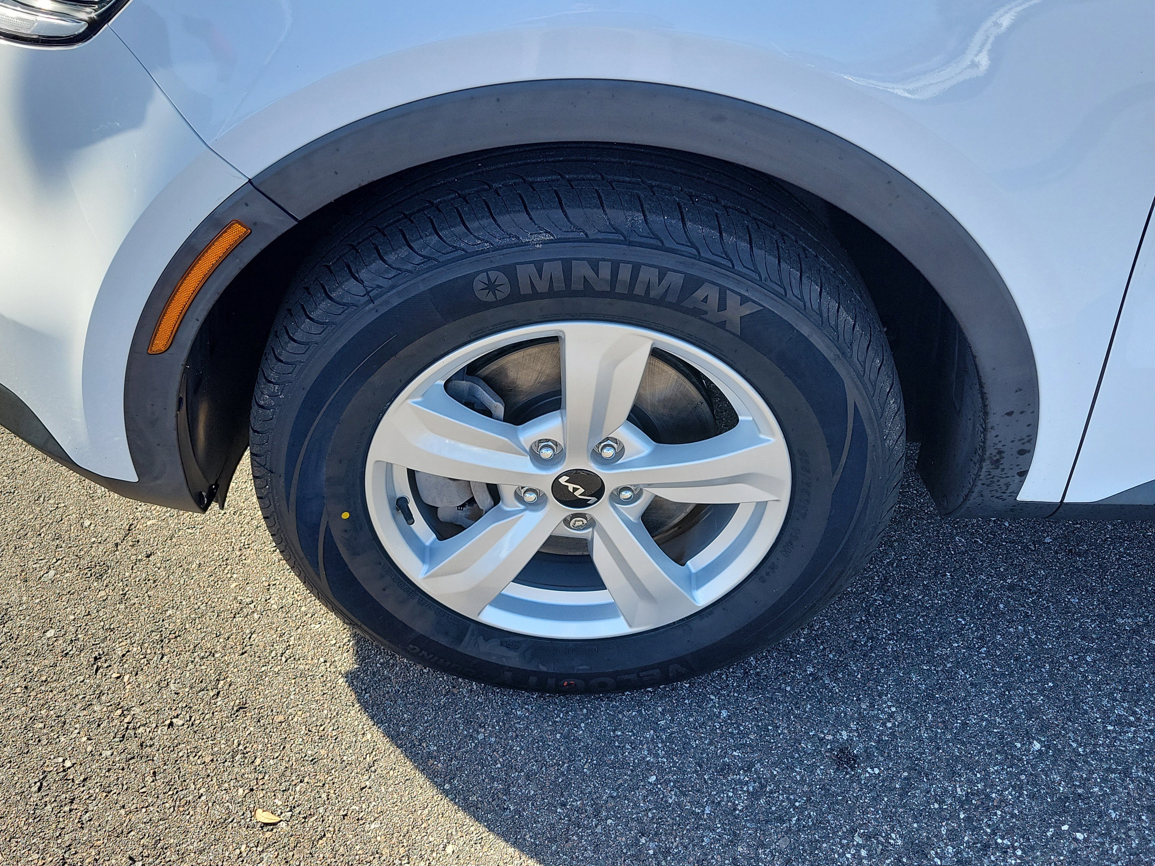 Certified 2023 Kia Sorento LX image 37