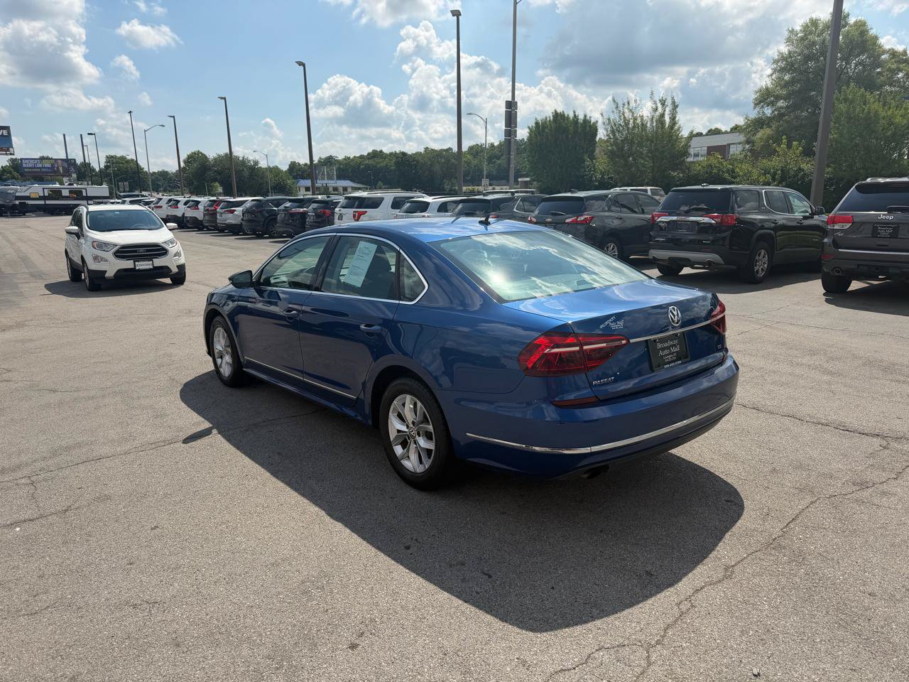 Used 2017 Volkswagen Passat 1.8T S FWD image 5