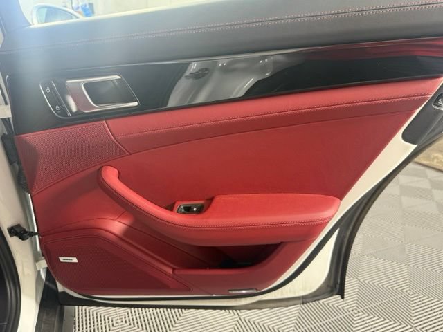 Used 2020 Porsche Panamera RWD image 25