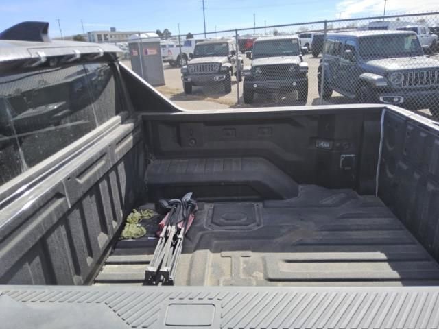 Used 2025 GMC Hummer EV 2X image 10