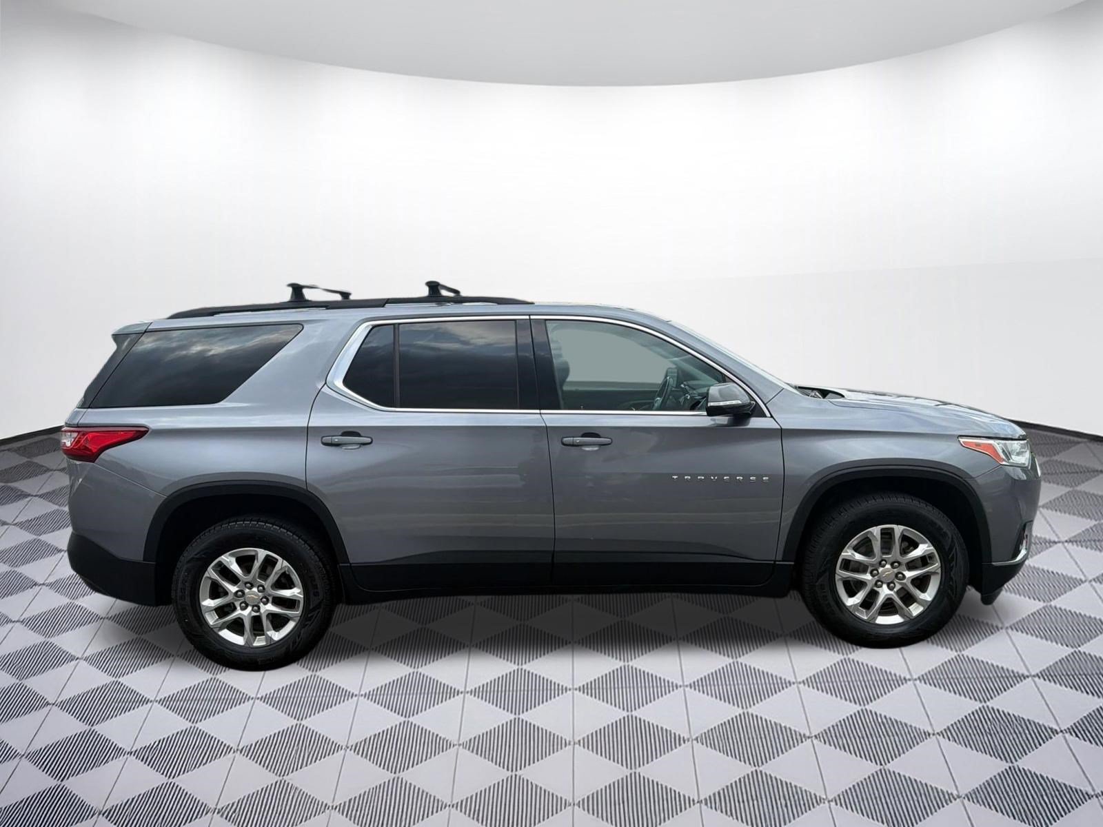 Used 2019 Chevrolet Traverse LT FWD image 8