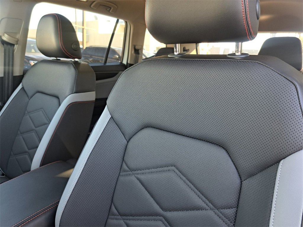 Used 2025 Volkswagen Atlas Peak Edition SE image 19