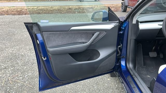 Used 2023 Tesla Model Y Long Range image 8