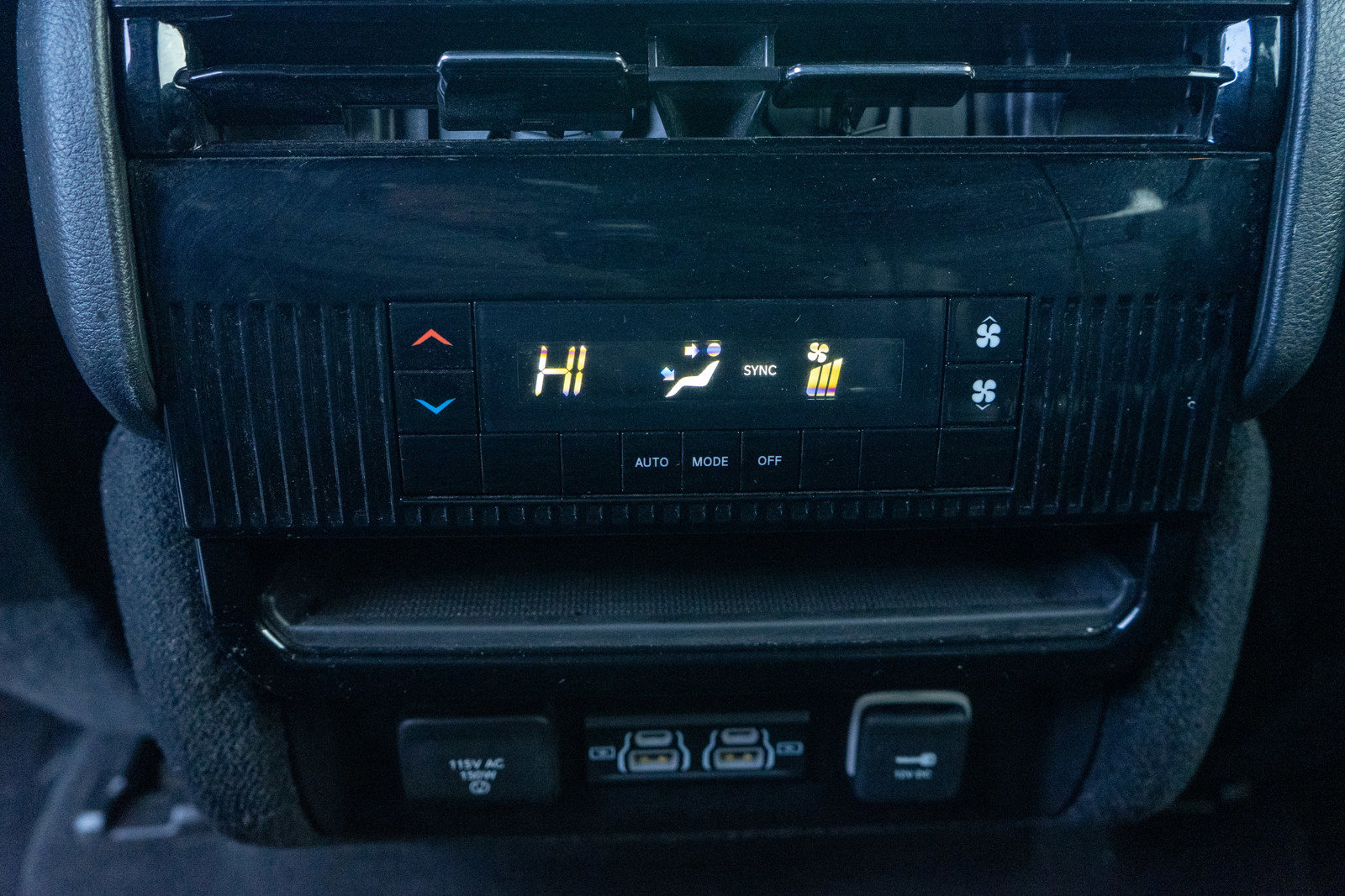 Used 2023 Jeep Wagoneer L Series II image 31