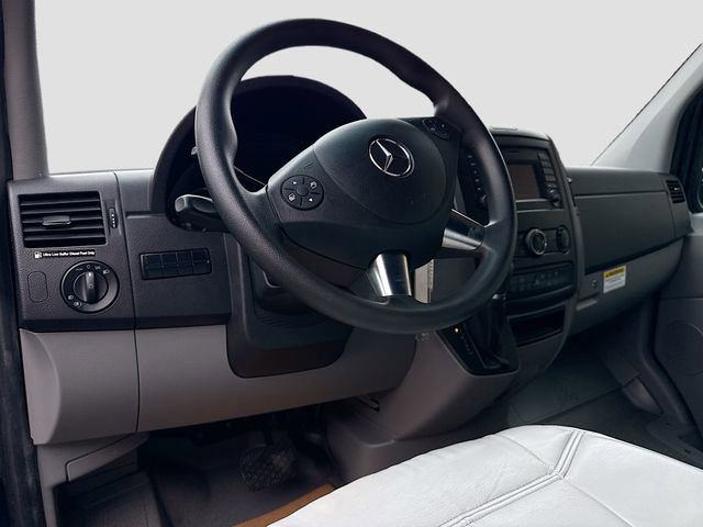 Used 2015 Mercedes-Benz Sprinter 2500 image 21