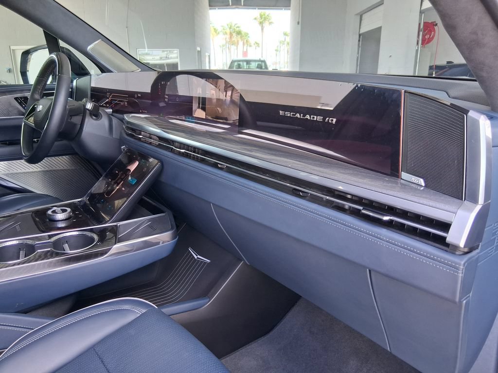 New 2026 Cadillac Escalade IQ Luxury 2 AWD/4WD image 17