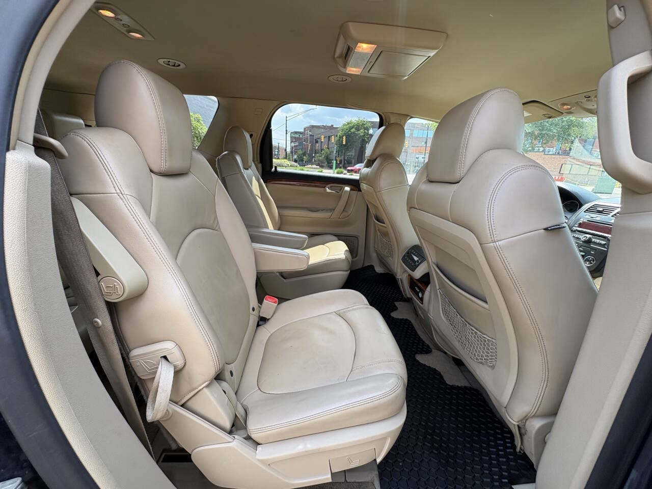 Used 2007 Saturn Outlook XR w/ Premium Trim Pkg FWD image 24