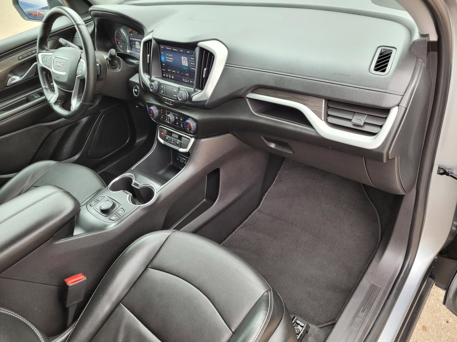 Used 2024 GMC Terrain SLT AWD/4WD image 9