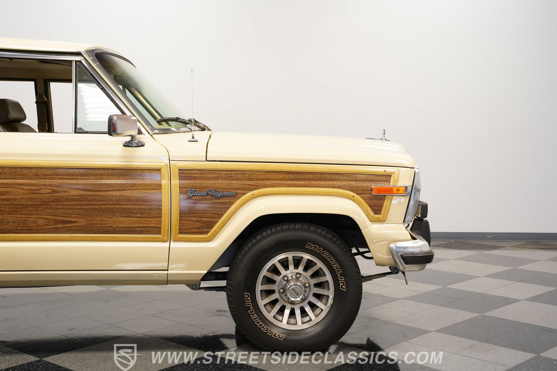 Used 1989 Jeep Grand Wagoneer AWD/4WD image 30