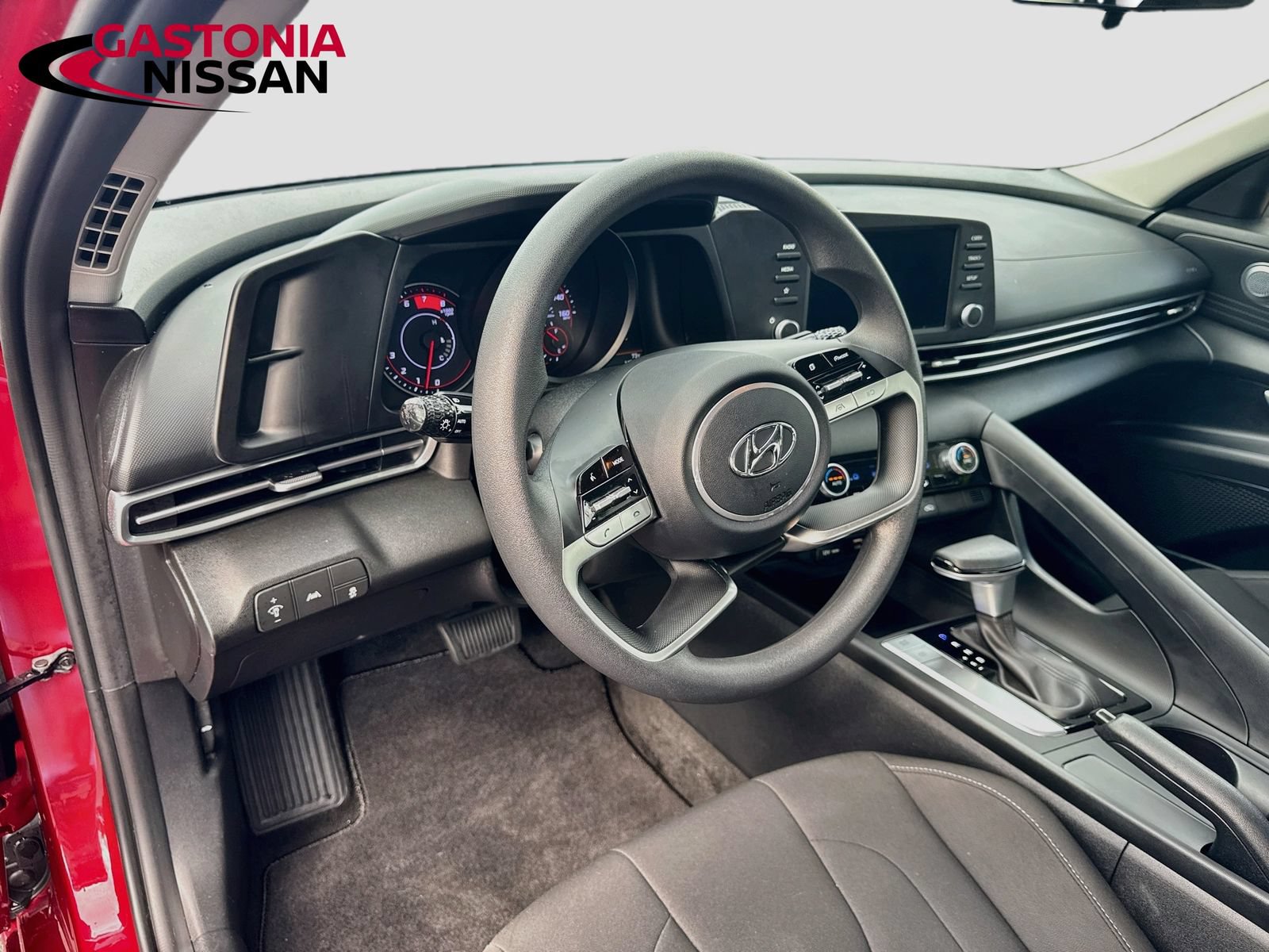Used 2023 Hyundai Elantra SEL FWD image 11