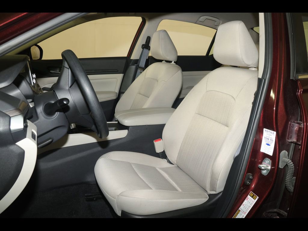 Used 2025 Nissan Altima 2.5 SV image 3