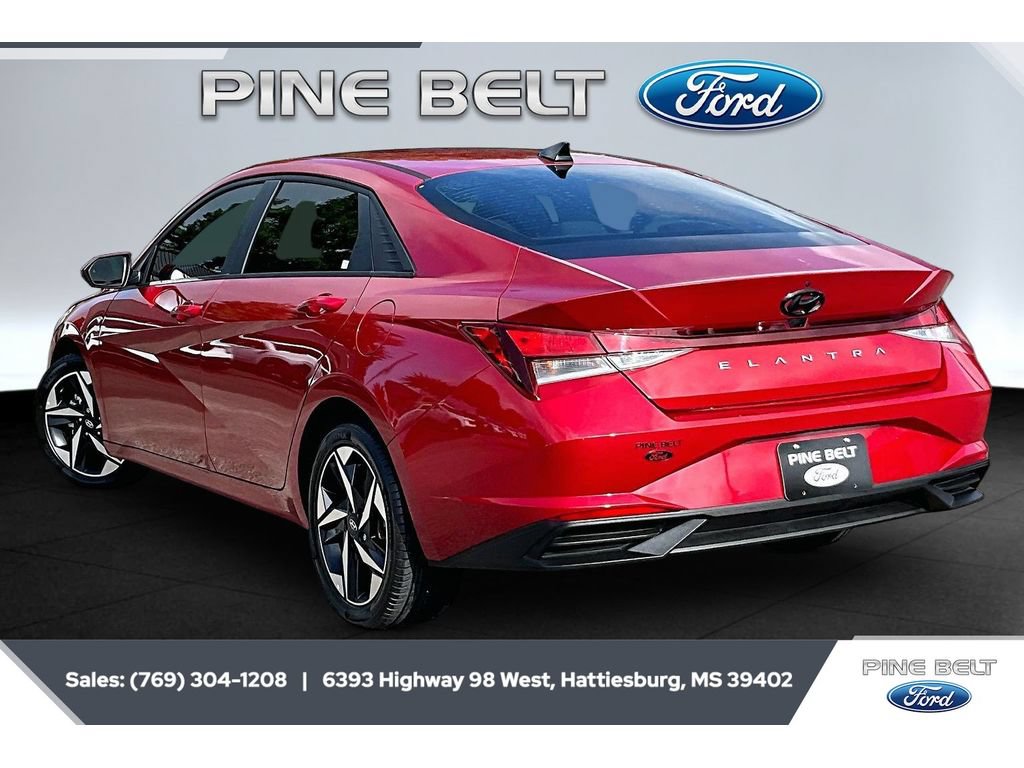 Used 2023 Hyundai Elantra SEL w/ Convenience Package FWD image 2