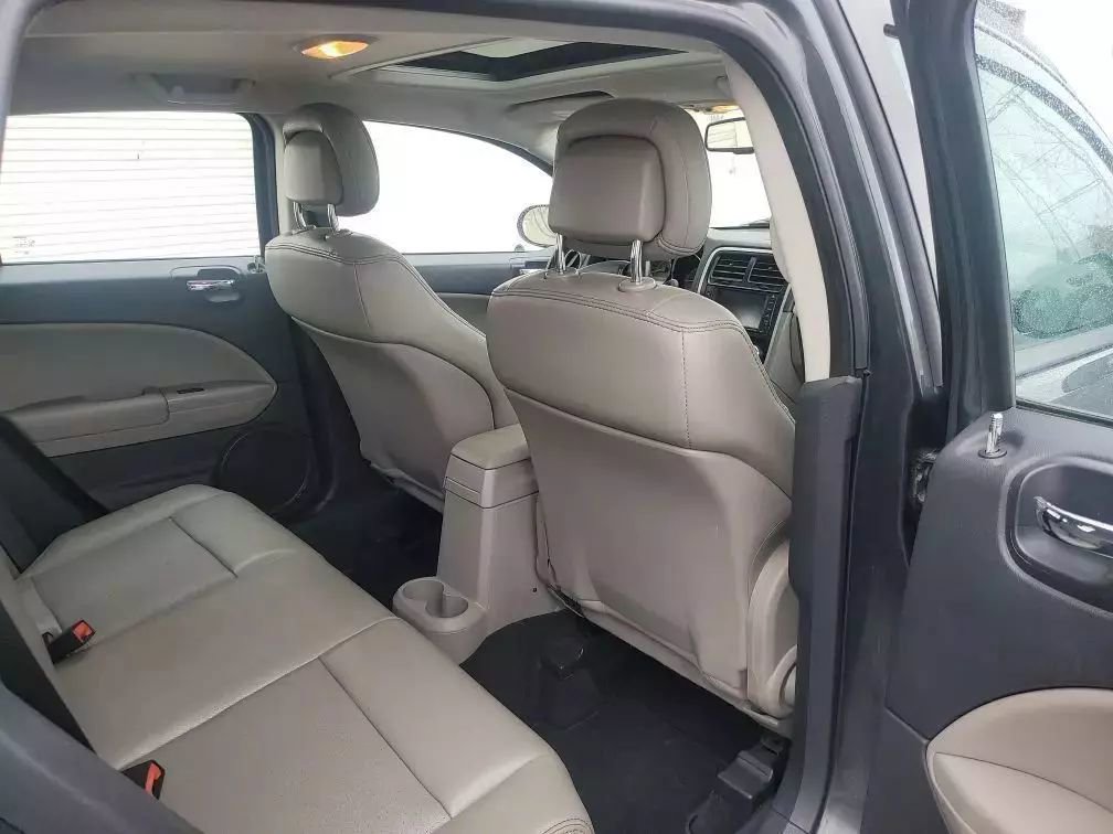 Used 2011 Dodge Caliber Uptown image 17