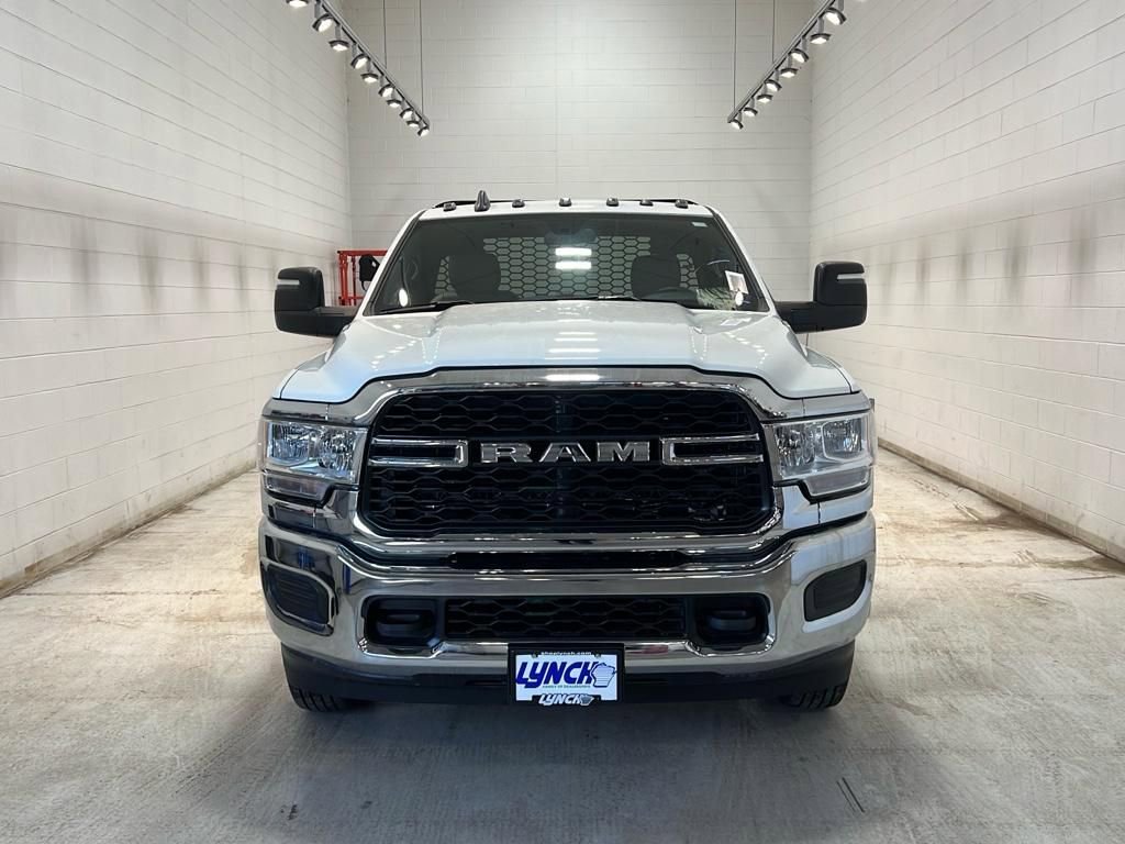 New 2024 RAM 3500 Tradesman image 32