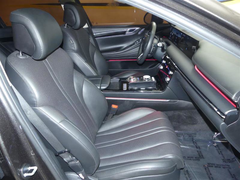 Used 2025 Genesis G80 2.5T image 8