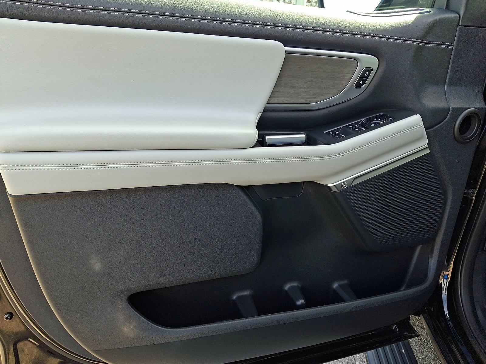 Certified 2025 Ford Expedition Max Platinum w/ Driver's Package image 12